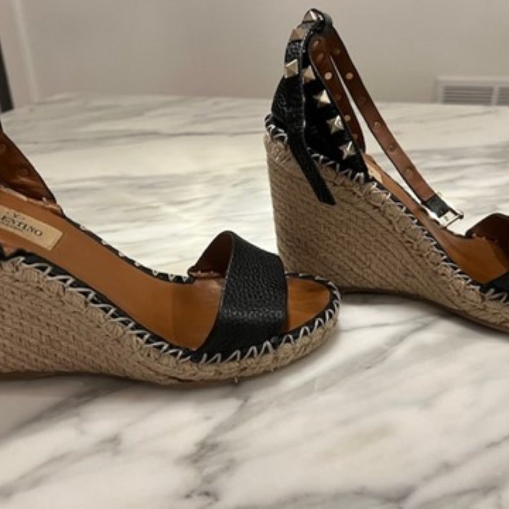 VALENTINO ROCKSTUD WEDGE ESPADRILLES BLACK Size 37